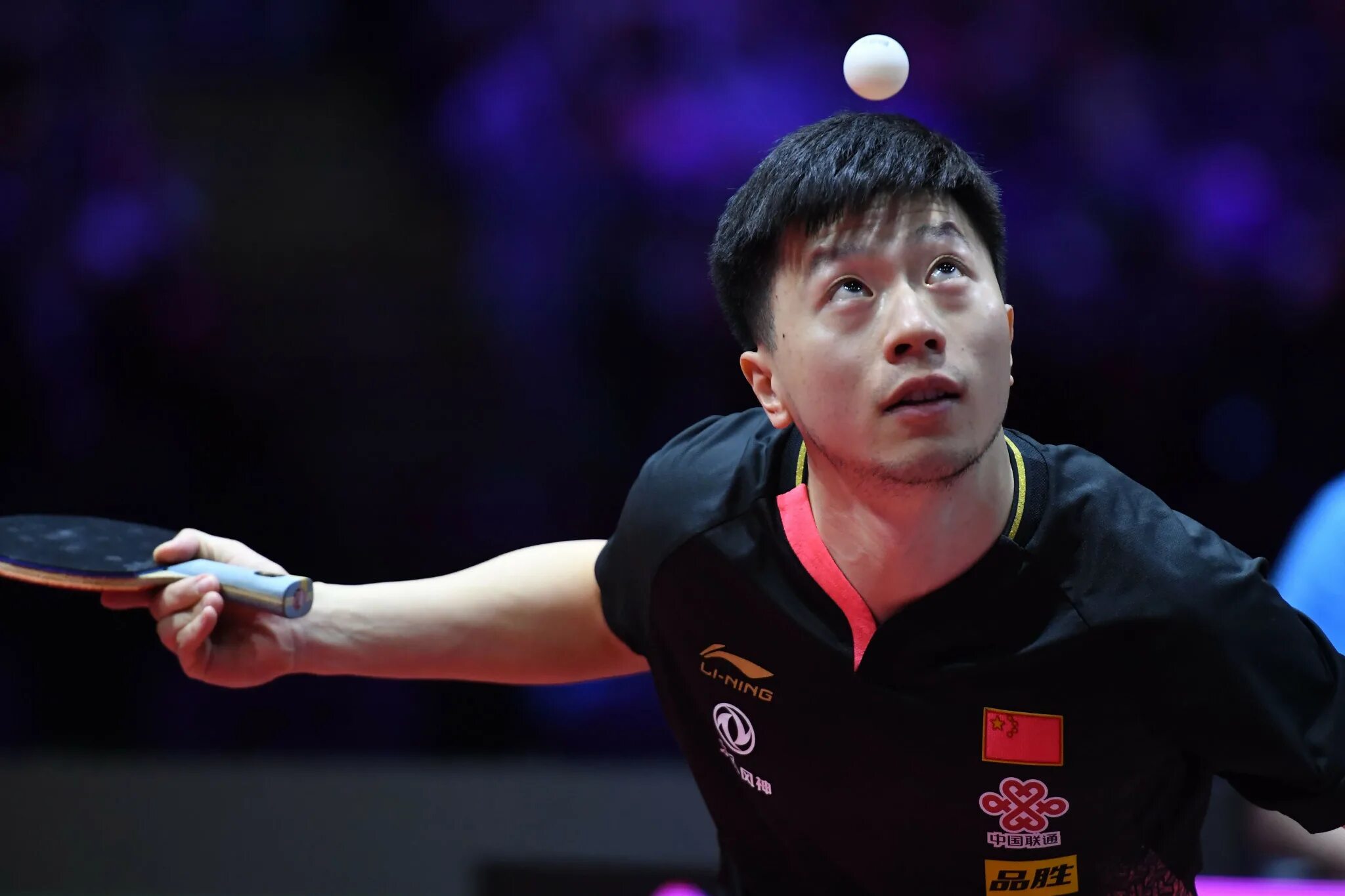 Ma long теннисист. Ма Лонг настольный теннис. Настольный теннис ма Лонг 2021. Китаец ма лун теннисист.