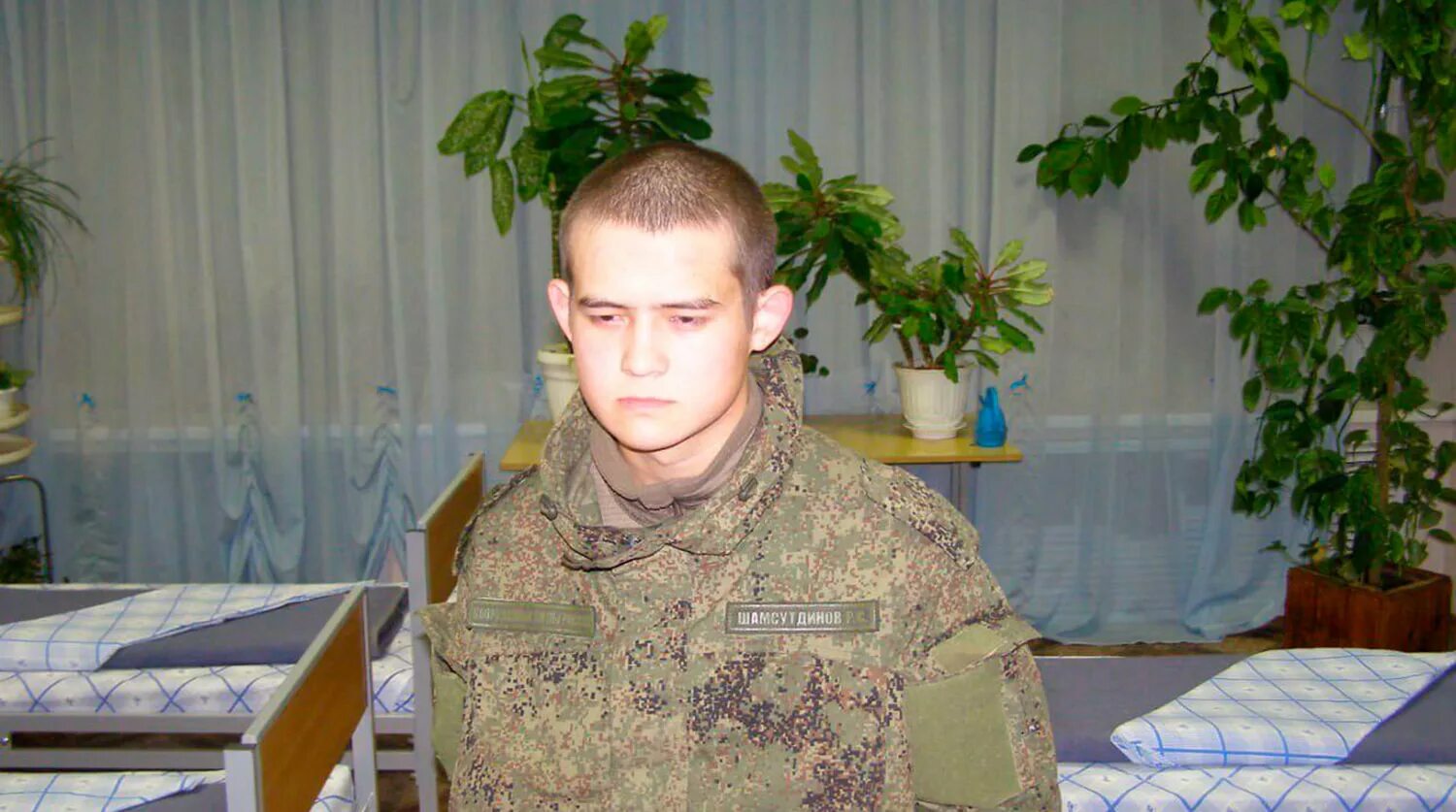 Солдат срочник расстрелял сослуживцев Шамсутдинов.
