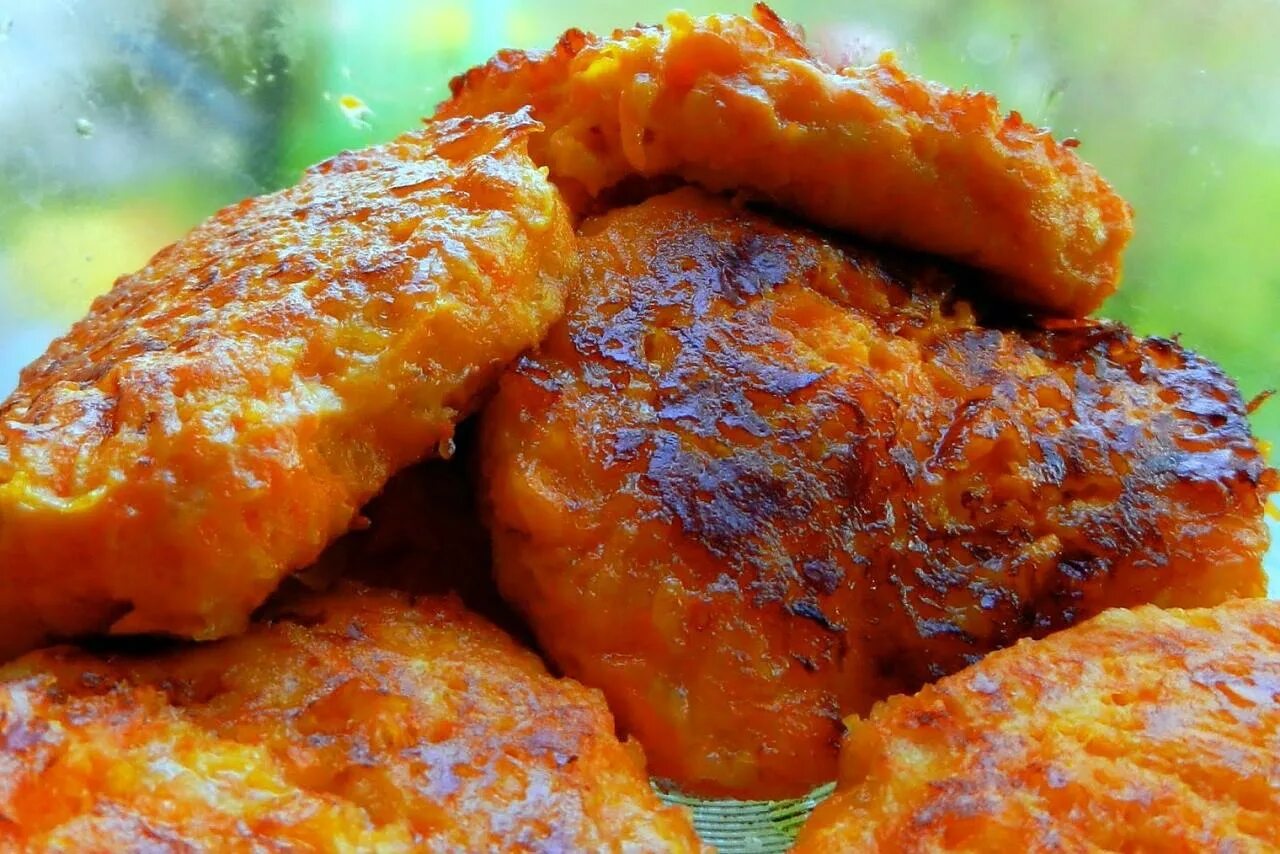 Котлеты из моркови. Котлеты капустно-морковные. Морковные биточки с курицей