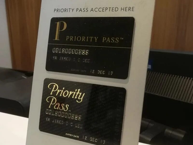 Карточка priority Pass. Приорити пасс в аэропорту. Приорити пасс от банка. Карта приорити пасс