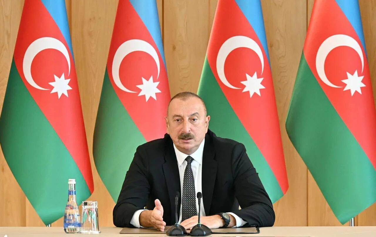 Азербайджан за россию или за украину