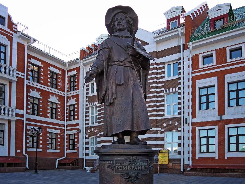 йошкар-ола. дом актера йошкар ола. йошкар-ола набережная. йошкар ола ул гоголя 2. йошкар-ола памятник рембрандту.