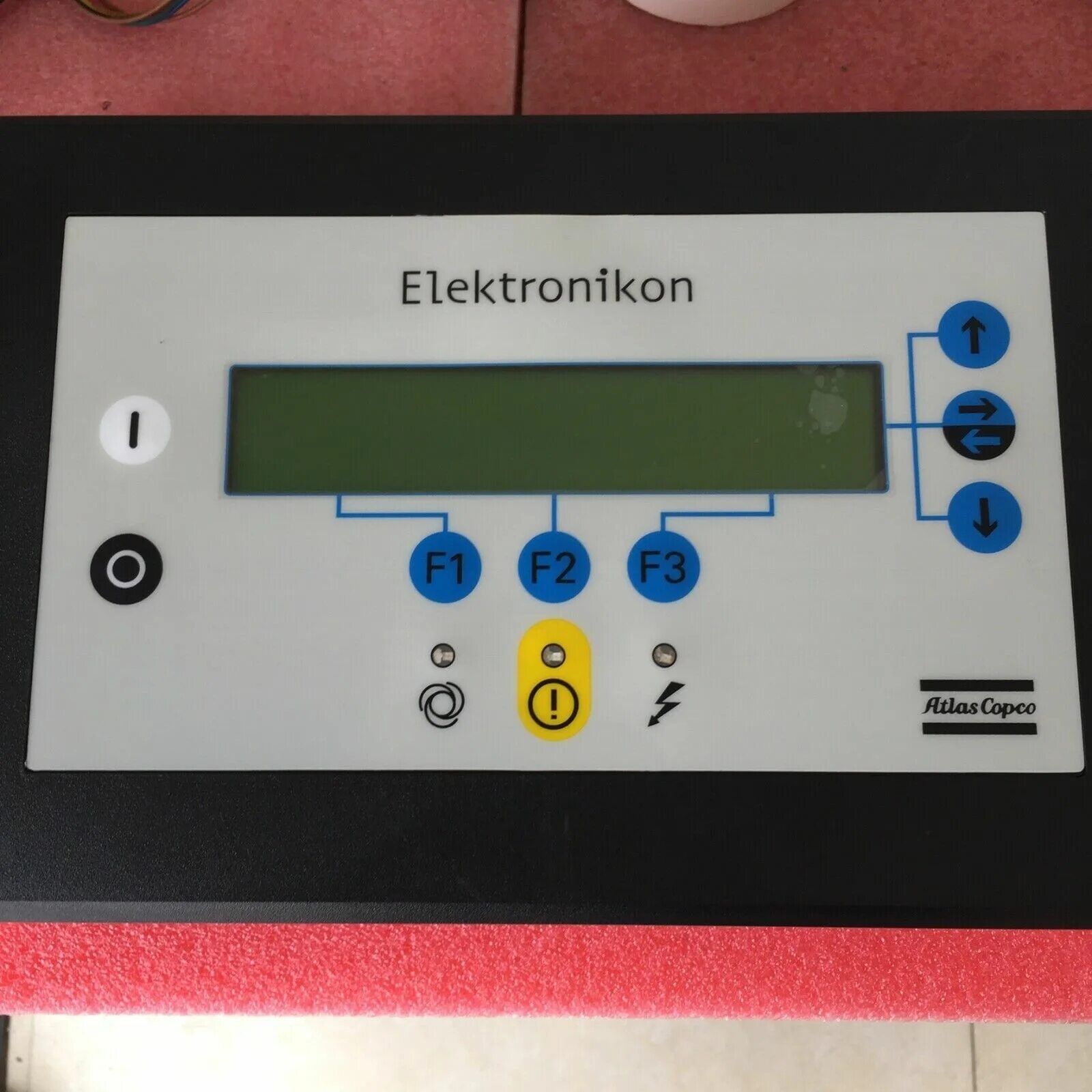 Control 32. Atlas Copco панель elektronikon 1900 0710 32. Elektronikon Atlas Copco контроллер. Панель контроллера elektronikon для компрессора Atlas Copco 1900070104. 5580084103 Атлас Copco Трансвертер.