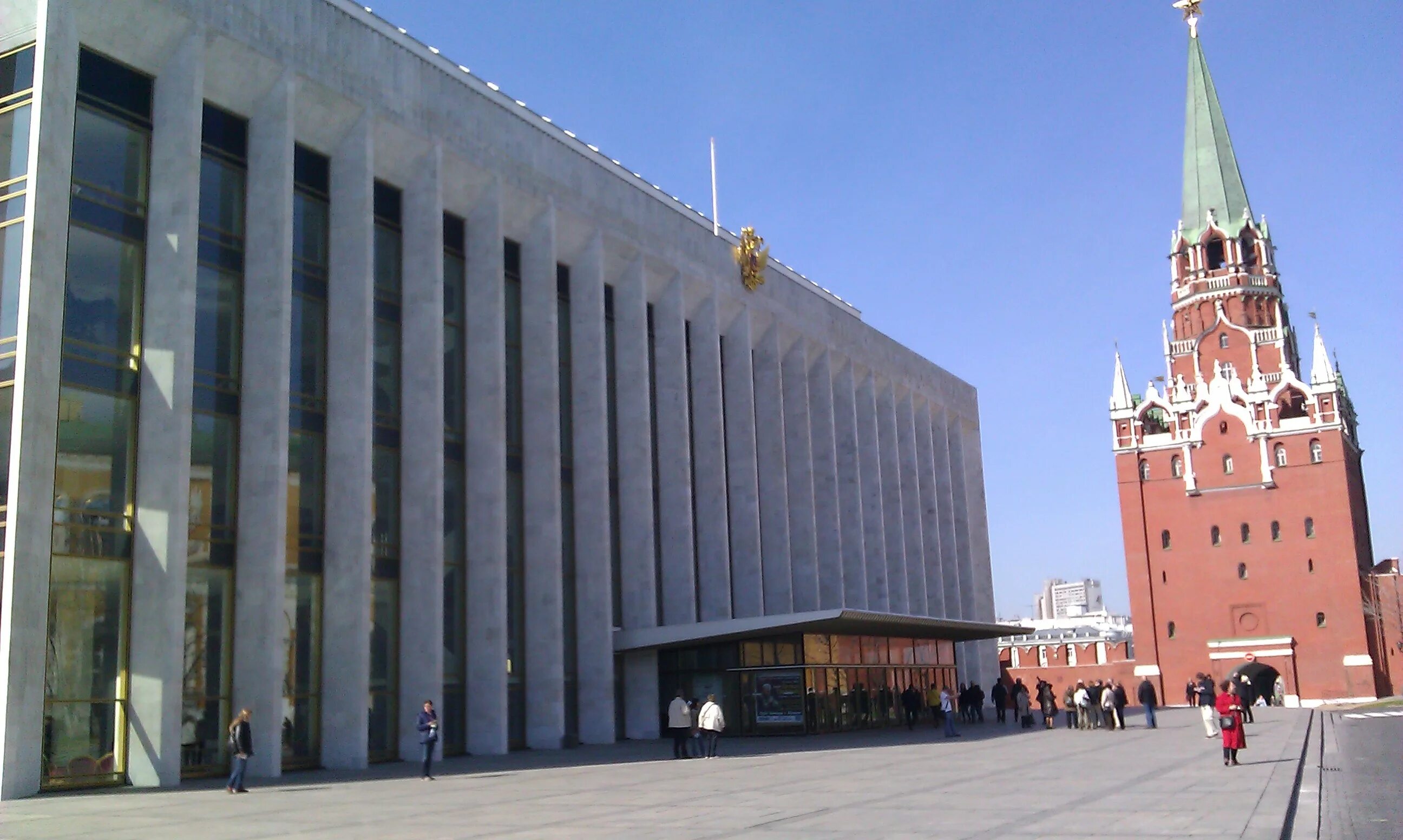 Государственный Кремлёвский дворец. Москва Кремль государственный Кремлёвский дворец. Дворец съездов Хрущева. Кремлевский концертный зал Москва. Кремлевский зал съездов