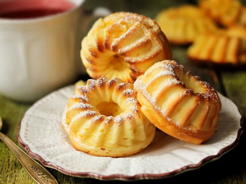 сырники из творога в форме силиконовой. формочки для сырников. сырники в духовке в силиконовых формочках. сырники в духовке. воздушные сырники в духовке.