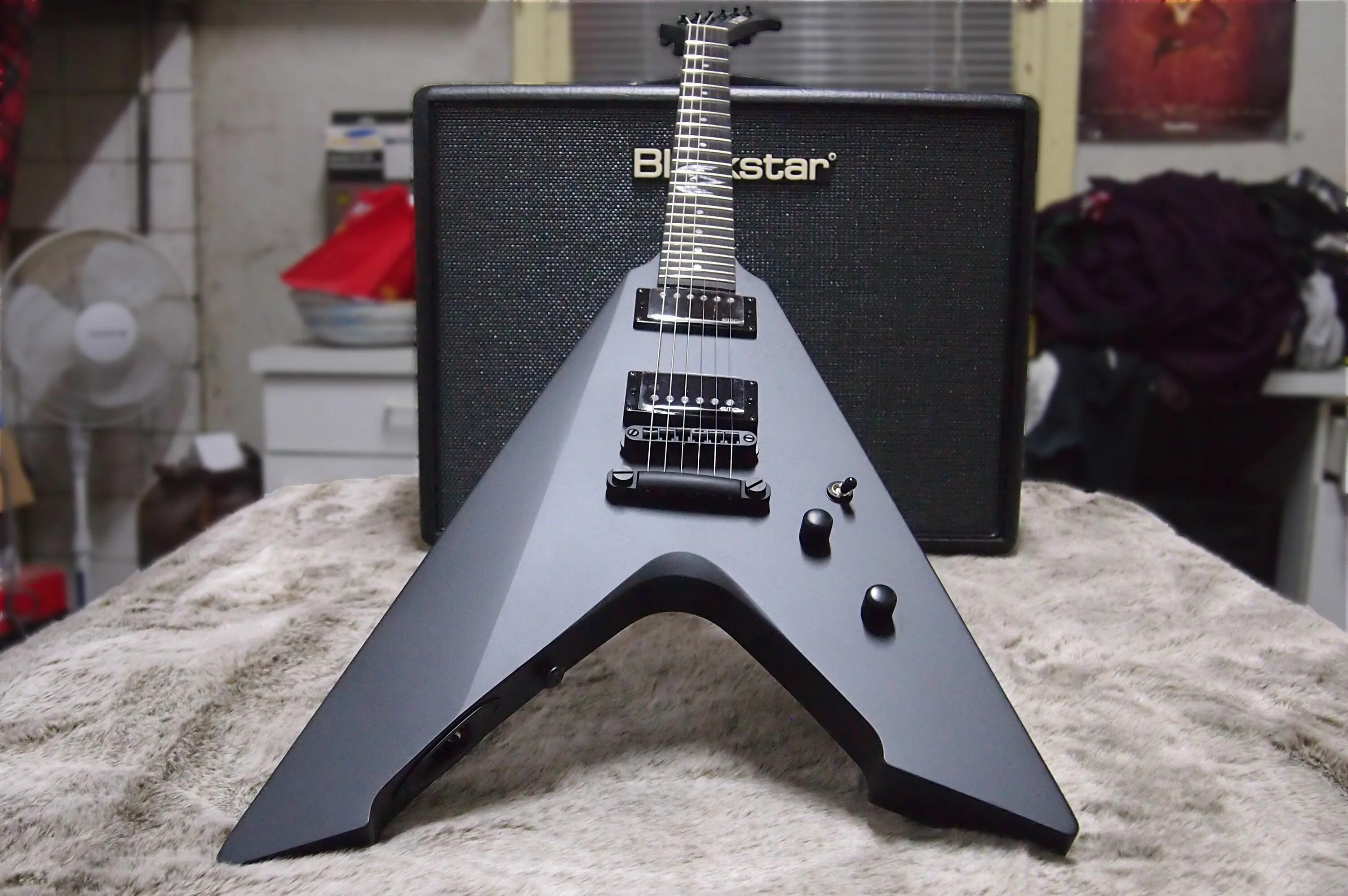 Гитара хэтфилда. Гитара хэтфилда esp. esp ltd vulture james hetfield. esp guitars james hetfield. james hetfield esp flying v.