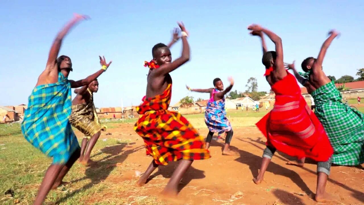 Клипы где негры танцуют. Африканские танцы. Африканцы танцуют. Танцы афроамериканцев. Африканские танцы для детей.