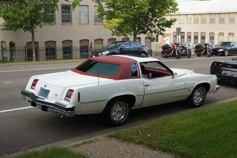 Datei:1977 Pontiac Grand Prix (29344353062).jpg. 