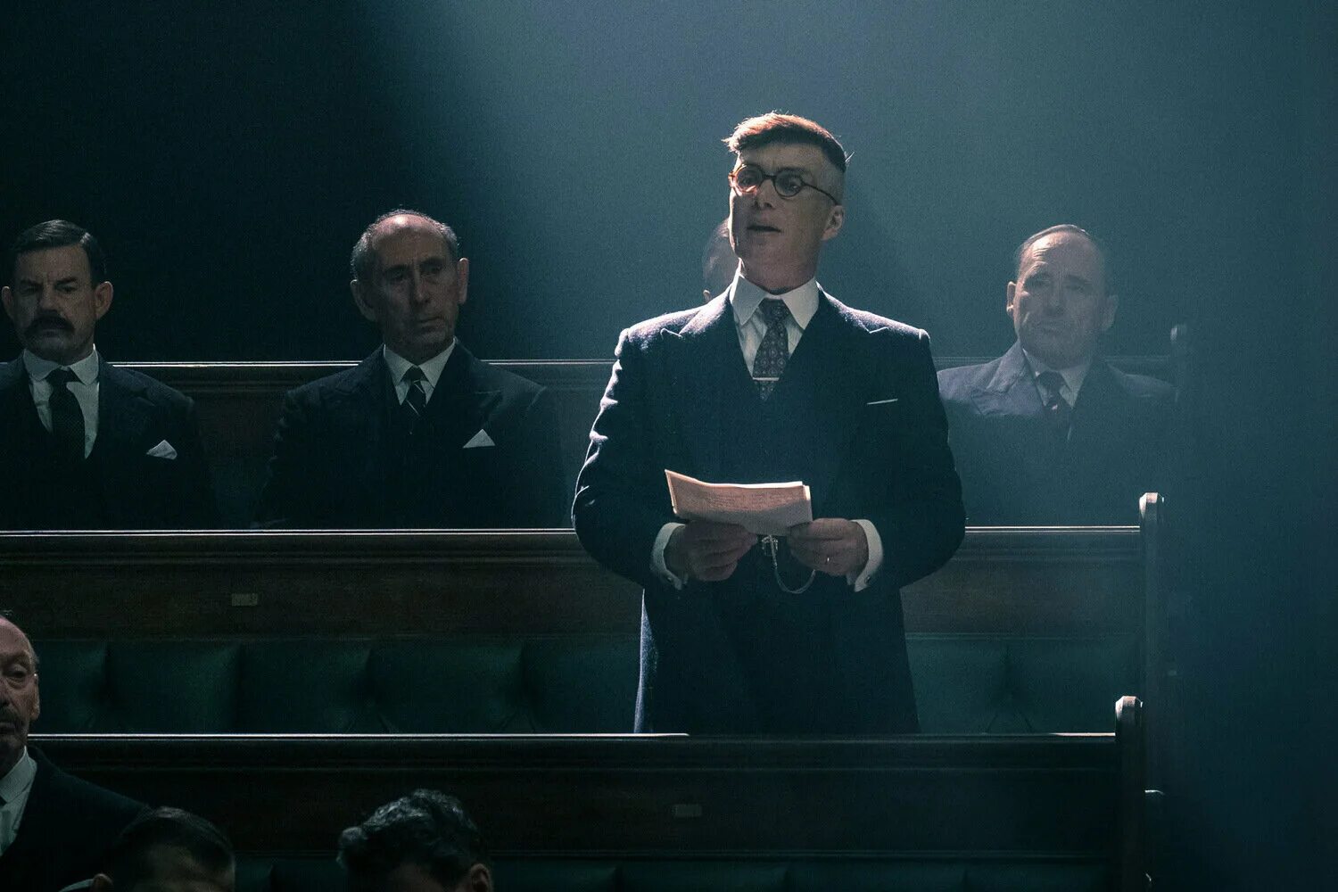 томас шелби 5 сезон. острые козырьки братья шелби. киллиан мерфи острые козырьки 2013. хасбик острые козырьки. выход острых козырьков 5.