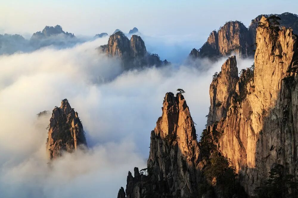 Основные горы китая. Горы Хуаншань, Китай. Заповедник гора Хуаншань. Хуаншань Аньхой. Горы Хуаншань Китай аватар.