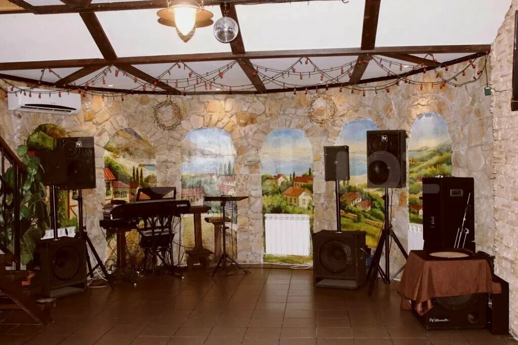 тип топ кафе кувандык. кафе бар замок воронеж южно-моравская. замок короля банкетный зал. тип топ кафе воронеж. кафе замок воронеж южно моравская.