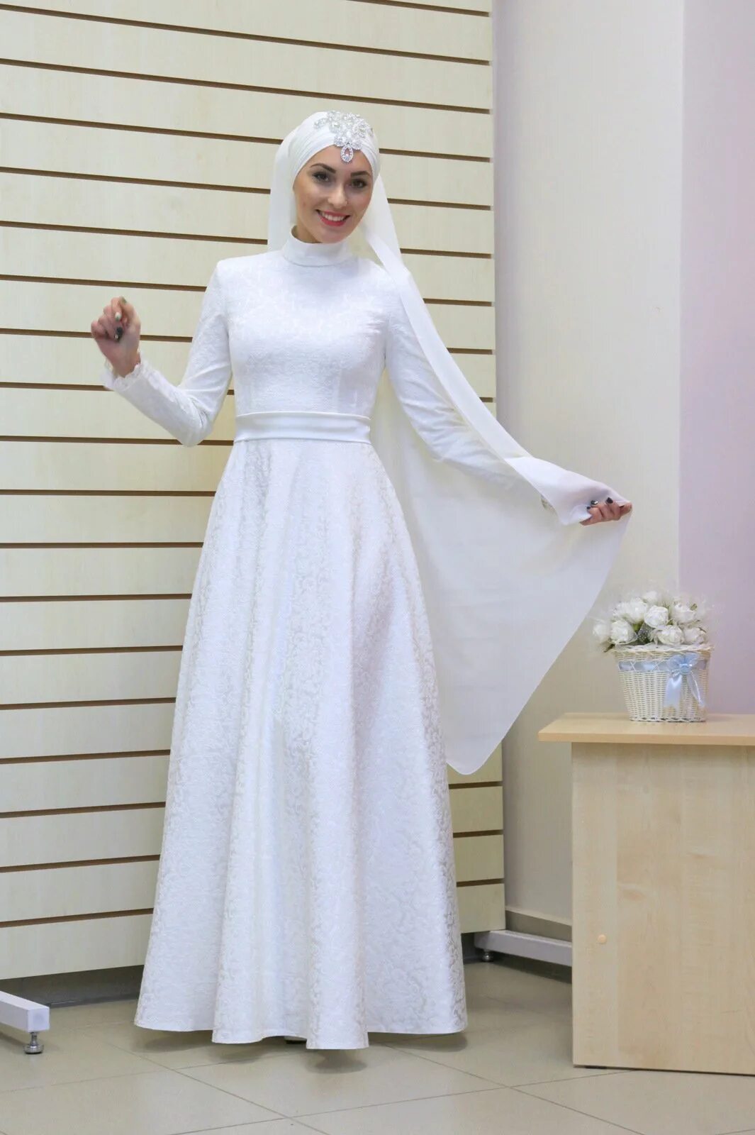 Мусульманская авито. Платья для мусульманок. Мусульманские Свадебные платья. Платье на никах. Мусульманские платья для невесты.