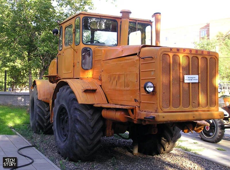 Большие советские трактора. К700 Кировец трактор. Старый трактор к-700 Кировец. Кировец к 700 горбатый. Трактор Кировец СССР.