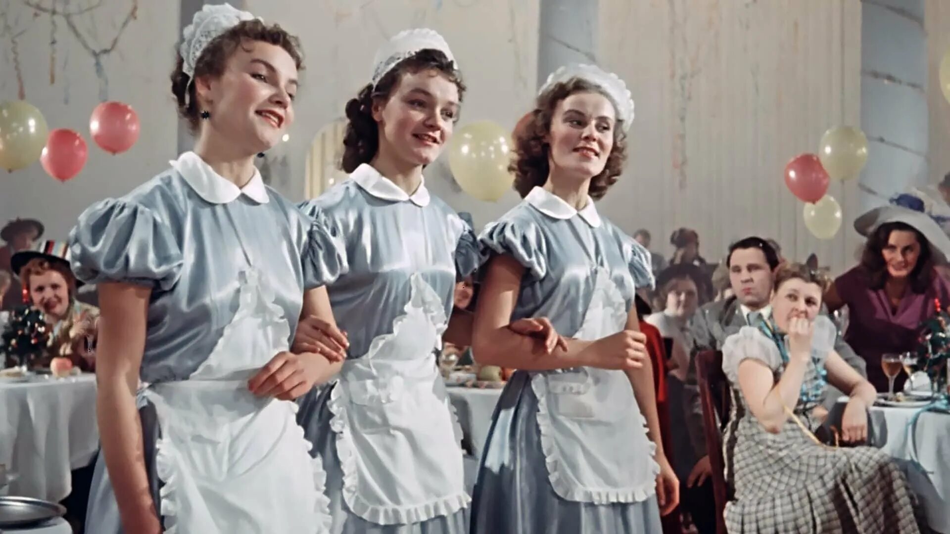 Таня таня танечка карнавальная ночь. Карнавальная ночь фильм таня танечка. Официантка в стиле ретро. Карнавальная ночь ах таня таня танечка. Ctcnhs шмелевs «карнавальная ночь».