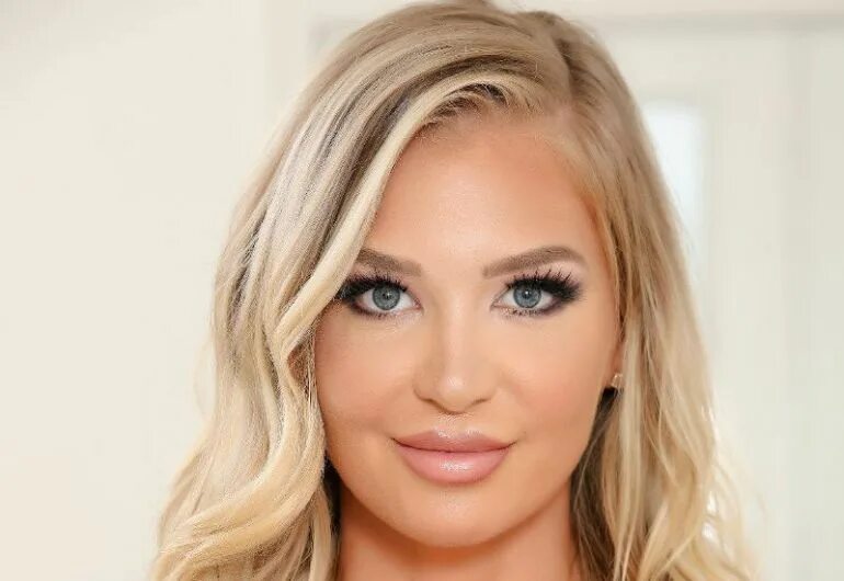 Alison avery био. Alison avery. Алисон авери. Элисон авери - alison avery. Элисон авери - alison avery.