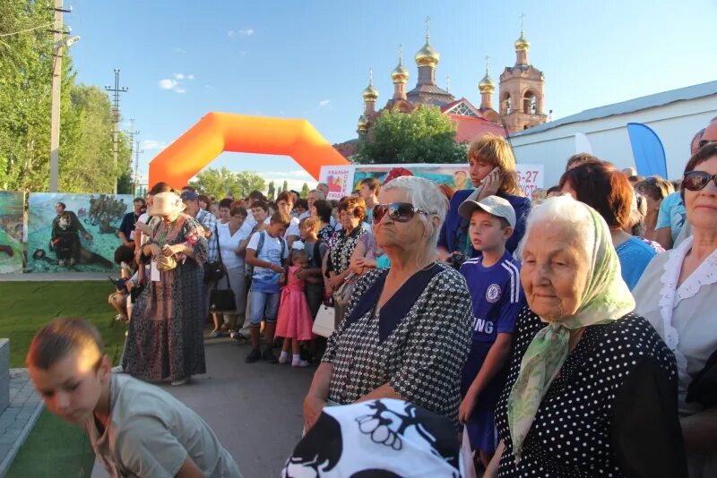 Подслушано в хвалынске молодежный. Памятник петрову водкину в хвалынске. похороны в хвалынске сегодня.