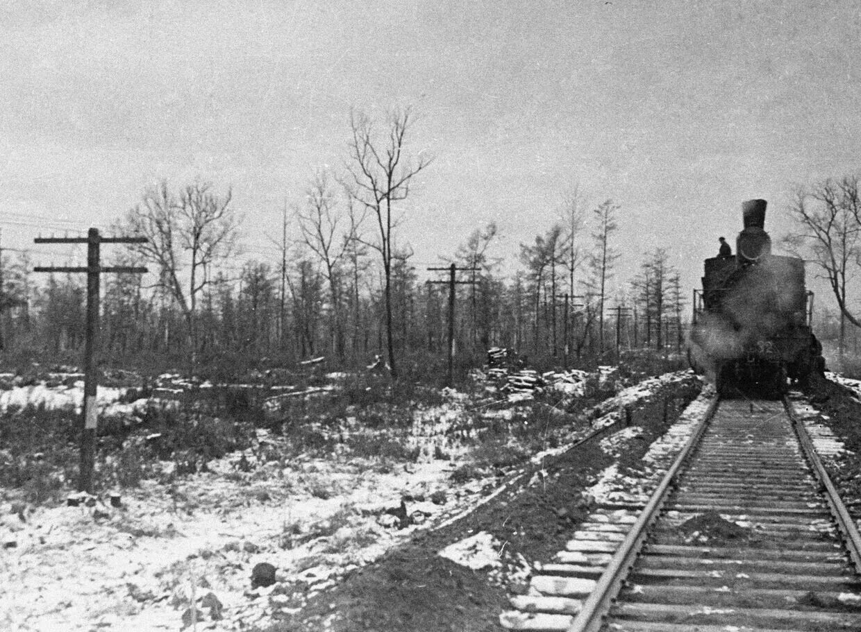 Железная дорога в годы войны. Транссибирская магистраль 1891. Транссибирская магистраль 1891 1916. Транссибирская магистраль в годы Великой Отечественной войны. Транссибирская магистраль паровоз.