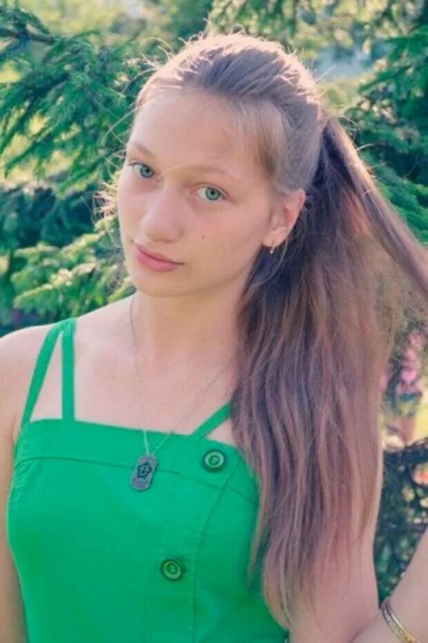 Девочки 15 ти лет. Александра епифанова. александра епифанова питер. обычная девушка. девушка 15 лет.