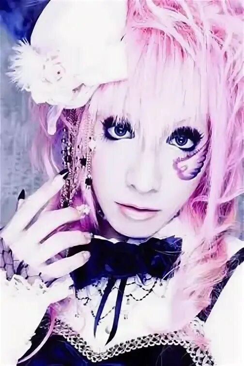 Belle lycaon. Visual kei. J rock boys. Belle lycaon. Lycaon band.
