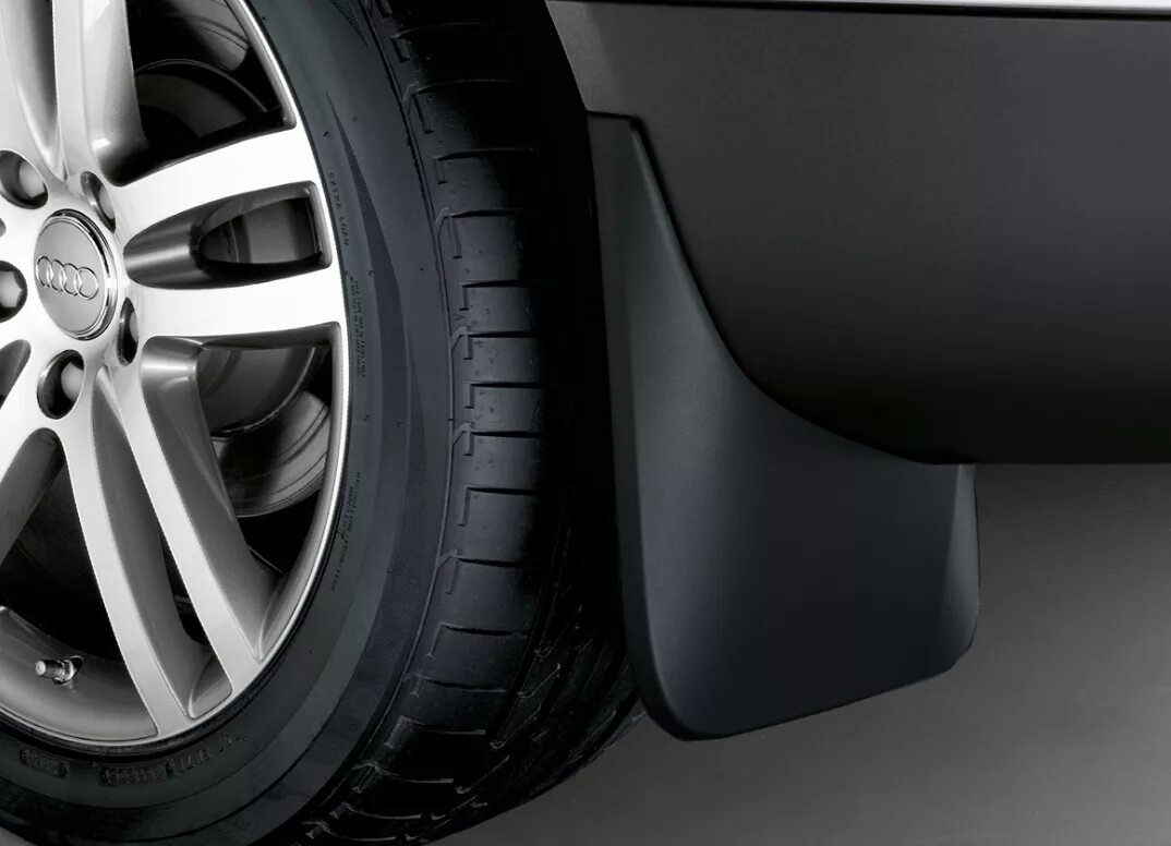 Брызговики q7 4l. Брызговики audi q7 4l s-line. брызговики audi q7 s line. vag 4l0075111a. брызговик задний audi q7 4m.