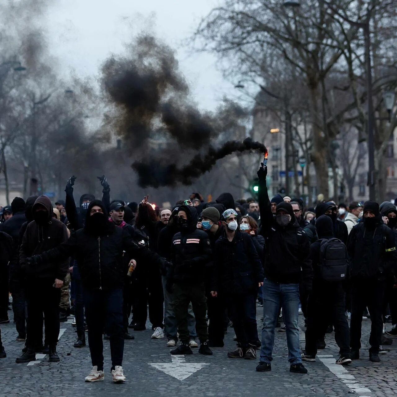 Французы миллион. Протесты во Франции 2023. Массовые беспорядки во Франции 2023.