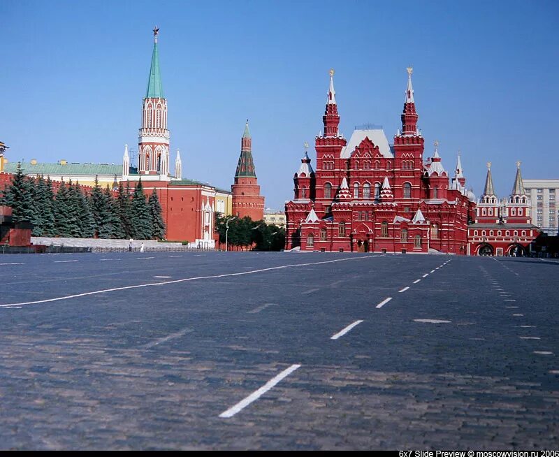 Красный сходить. Москва Кремль красная площадь. Красная площадь площадь в км2. Площадь красной площади в Москве в гектарах. Красная площадь Москва пустая.
