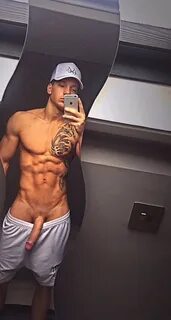 OMG, he’s naked UHGAIN: Brandon Myers from MTV’s 'Ex On The Beach&apos...