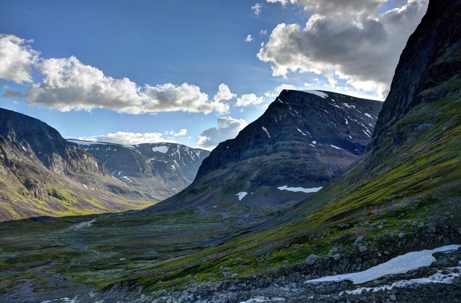 Самая высокая точка скандинавских гор. Гора Кебнекайсе в Швеции. Вершина Кебнекайсе. Горы акка и Кебнекайсе. Гора Стейн Швеция.