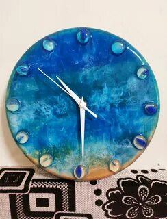Часы ручная работа из смолы