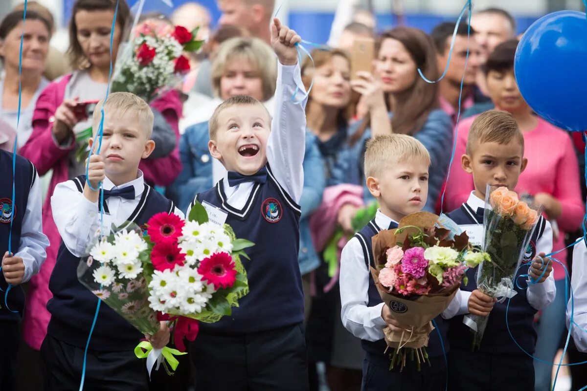 Сегодня открытие школы. 213 Школа Новосибирск. Школа 213 открытие Новосибирск. Школа 63 Новосибирск. Учителя 213 школы в Новосибирске.