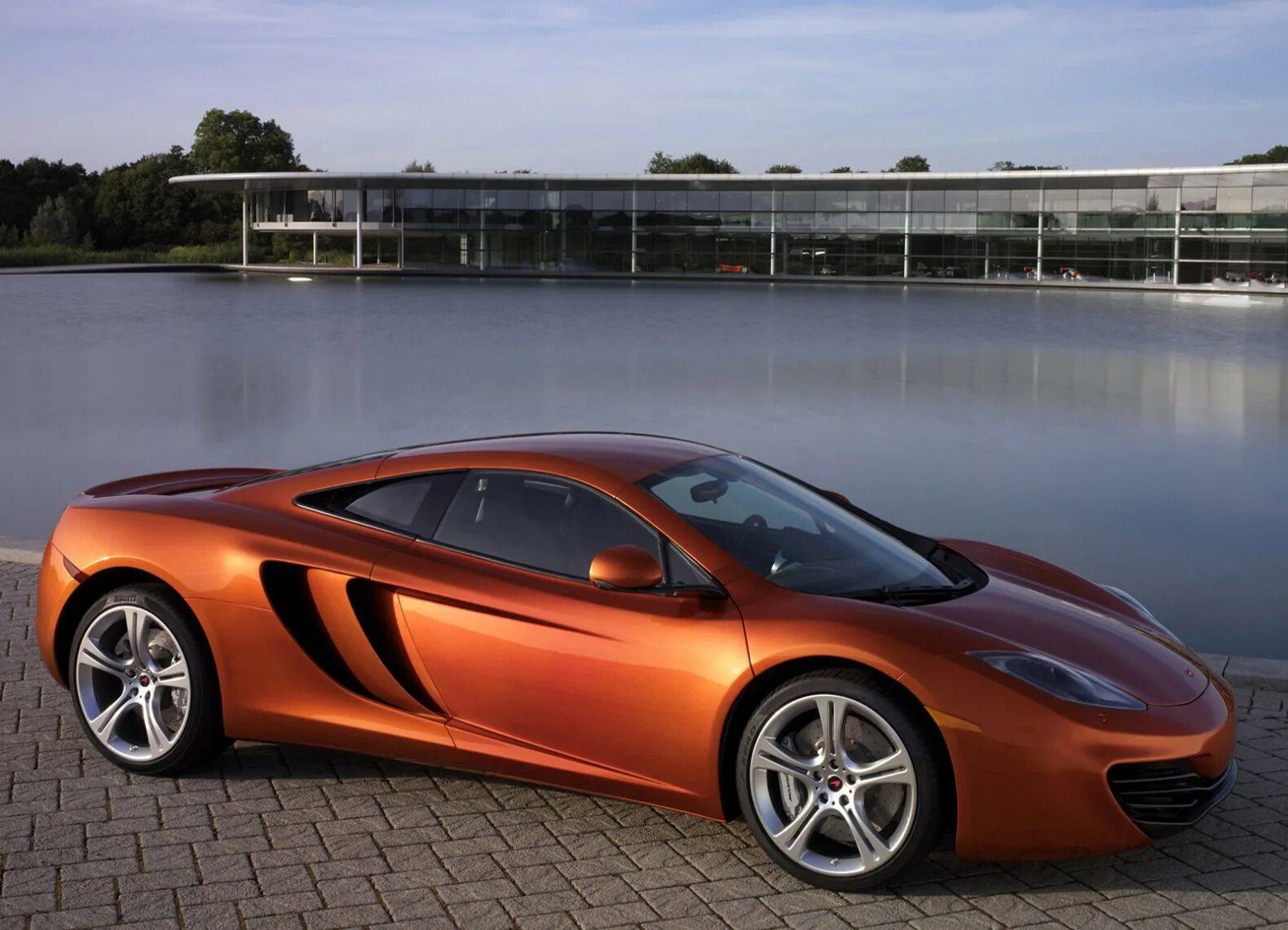 А 11 b 12 c 9. MCLAREN 12c Coupe. Спорткары MCLAREN 12c. MCLAREN mp4-12c 2011. Макларен мп4 12с.