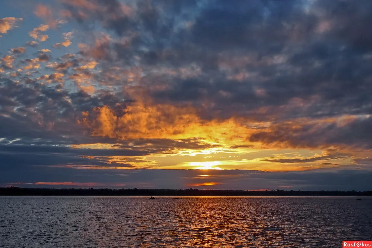 озеро лесное камское устье. волгоград утренняя заря. волжские зори зольное. ульяновск волга рассвет. волжские зори камское устье.