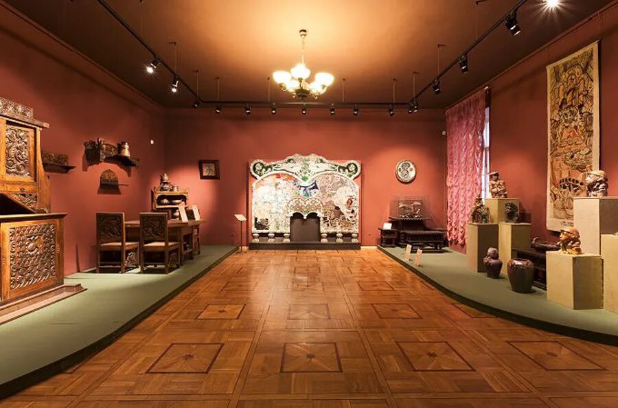 Мода 19го века англия. Мода развивается. Музей дпи москва. Пьер карден космическая коллекция 1960. Коллекционирование презентация 2 класс.