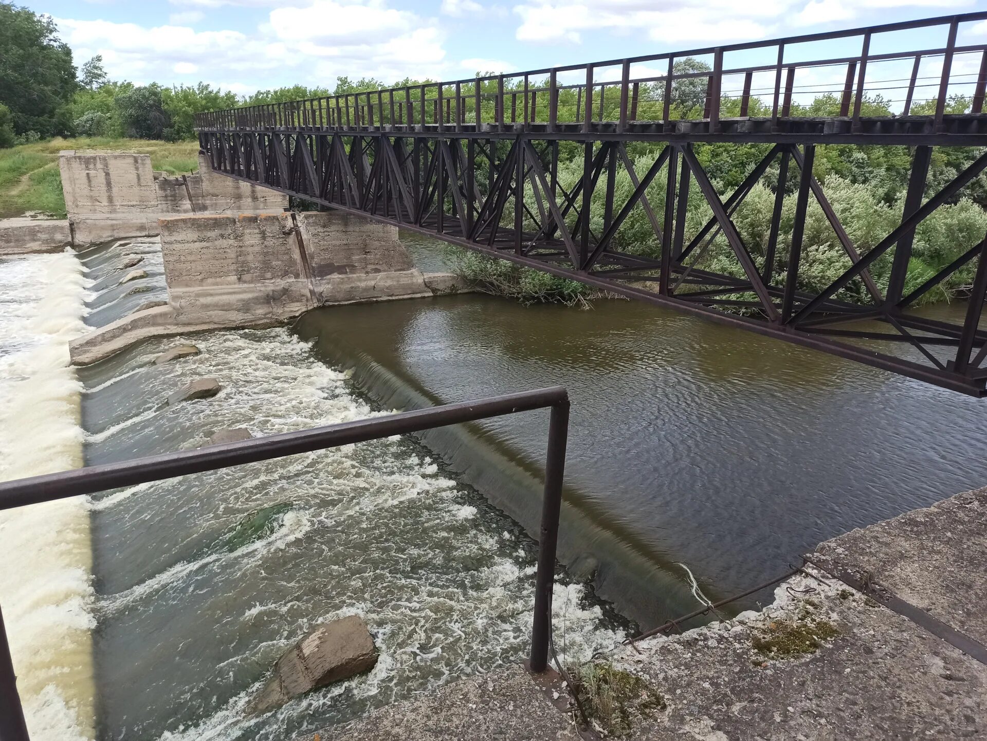 Погода в горном новосибирской области тогучинский. Водопад горный Новосибирская область Тогучинский район. Суенга Маслянинский район. Суенга Новосибирская область водопад. Река Суенга Маслянинский район мост.