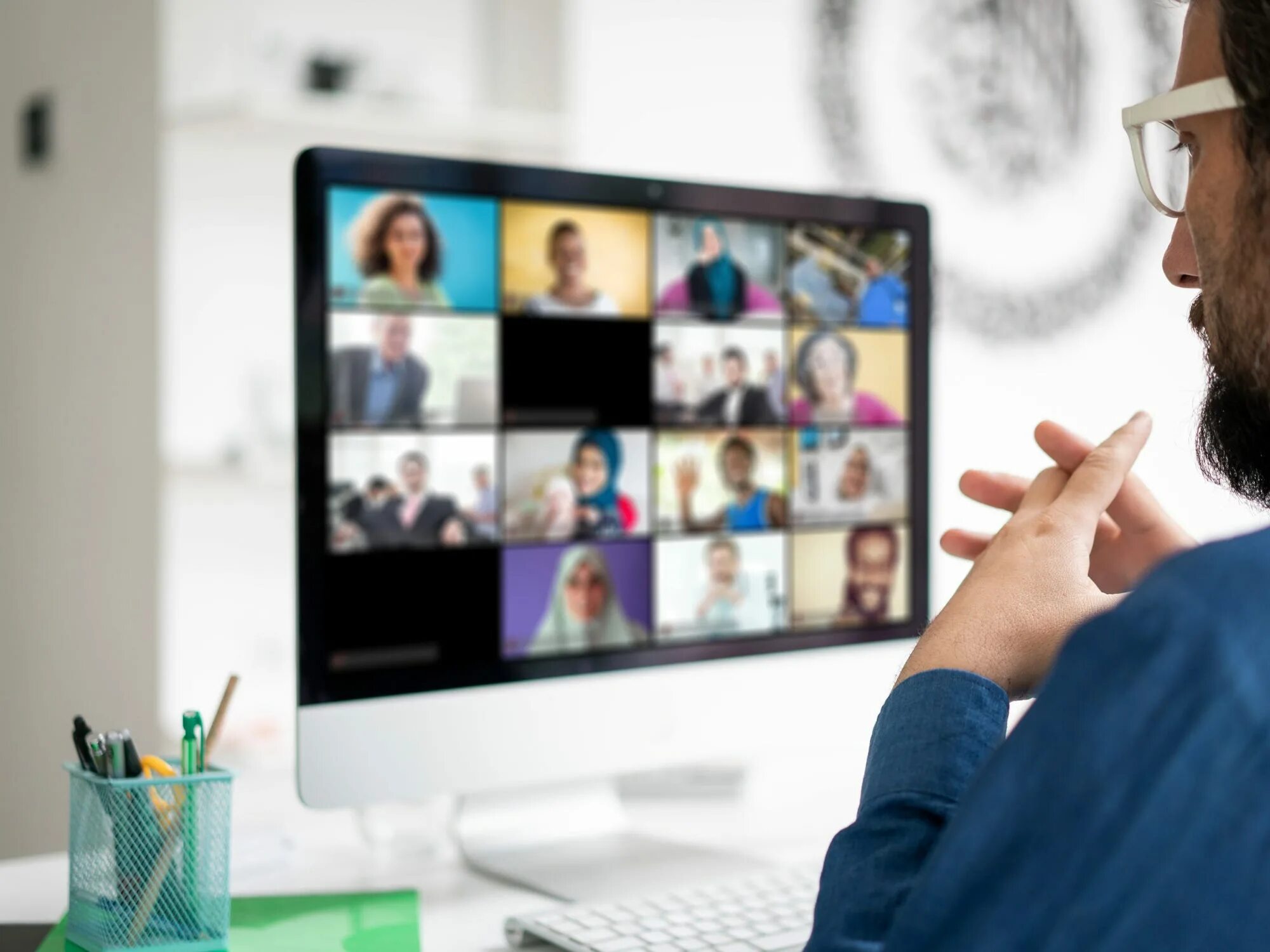 Вебинар для сотрудников. Вебинар фото. Вебинар хедхантер. Virtual meeting. Видео про информацию