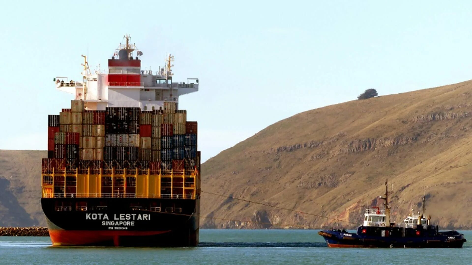 Ships registry. Hrvatski registry shipping. Panama lead. 5000 dwt container vessel. Прицепное грузовое судно.