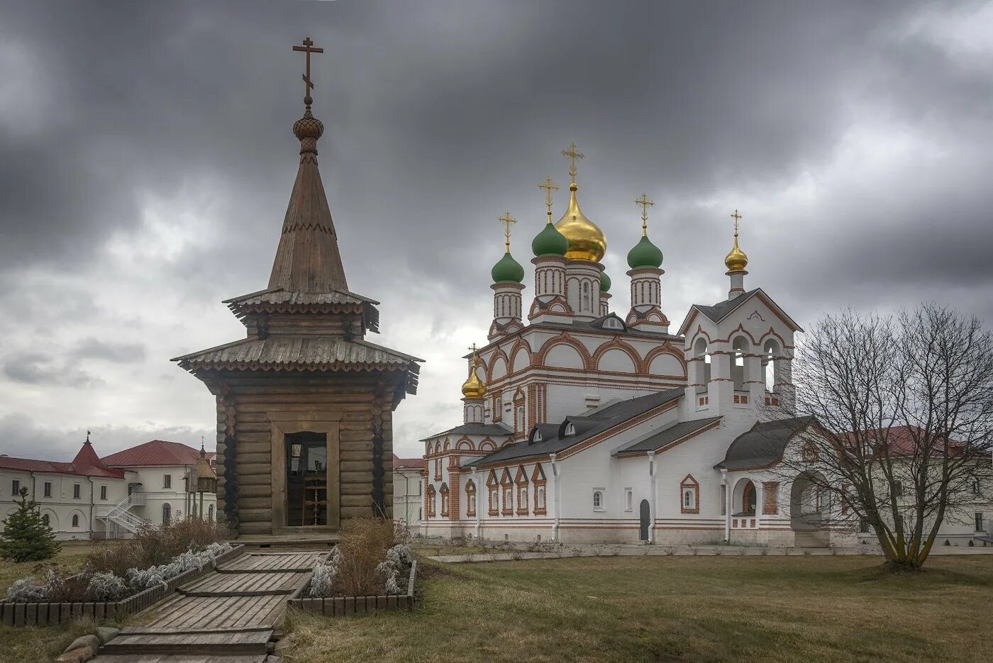 Троице-Варницкий монастырь. Троицко Сергиевский Варницкий монастырь. Свято Троицкий Варницкий монастырь Ростов. Ростов Великий Троице-Сергиев Варницкий.