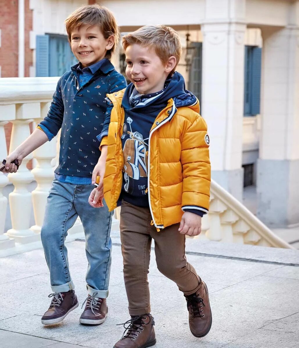 Стильная одежда для мальчиков. Модные мальчики малыши зимой. Модные образы для мальчиков. Одежда зимой для детей. Дети одежда зима.