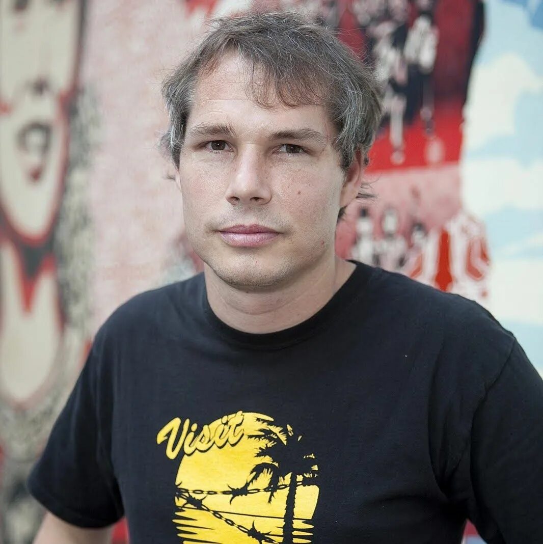 Frank Shepard Fairey. Шепард Фейри фото. Стиль Шепарда Фейри. Шепард фейри