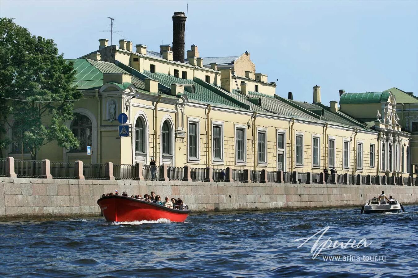 Архитектор кваренги в петербурге. Джакомо кваренги архитектор. эрмитажный театр кваренги. эрмитажный театр здания академии наук джакомо кваренги. смольный архитектор дж кваренги.