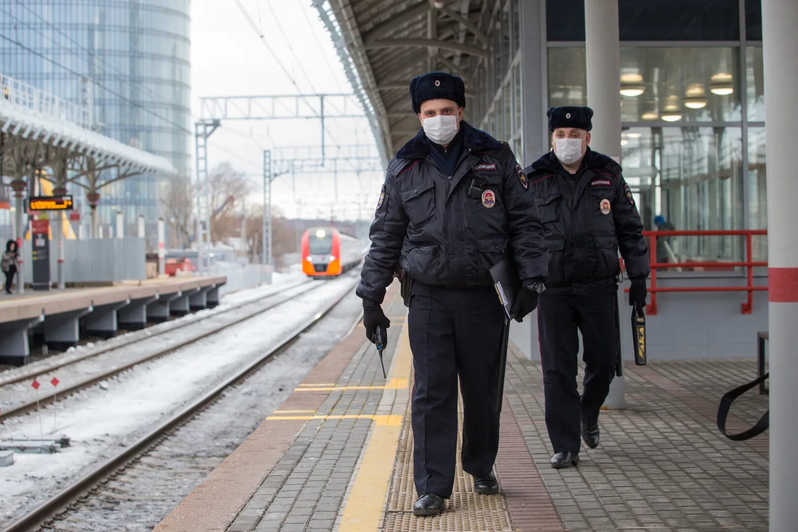 Телефоны транспортной полиции. Транспортная полиция Красноярск. Transpotnaya Militsiya. Транспортная полиция РФ. Транспортные полицейские.