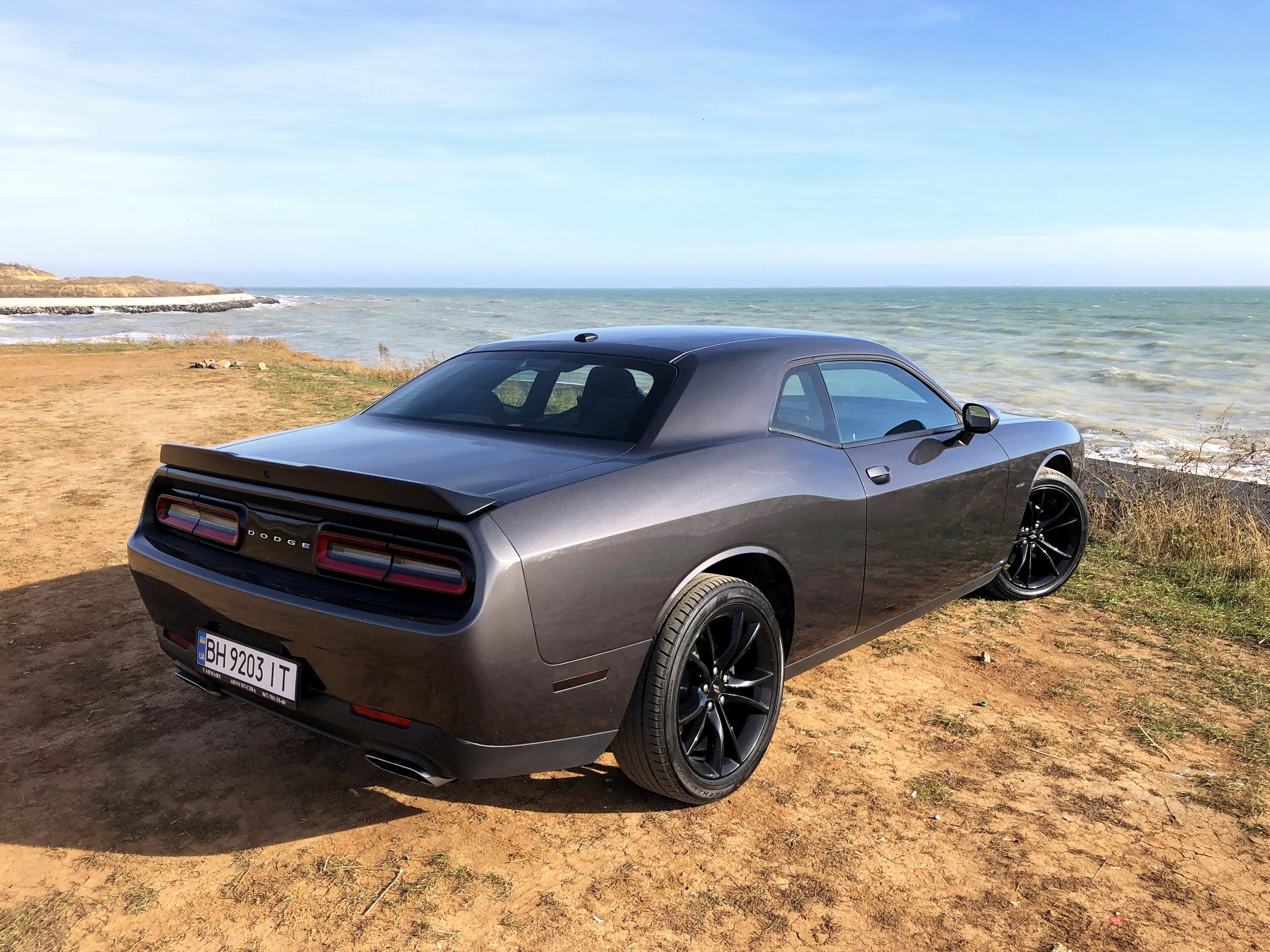 Додж челленджер 2018. Dodge Challenger 5.7. Додж Челленджер Хеми 5.7. Dodge Challenger 5.7 Hemi. Додж Челленджер 2018 года.