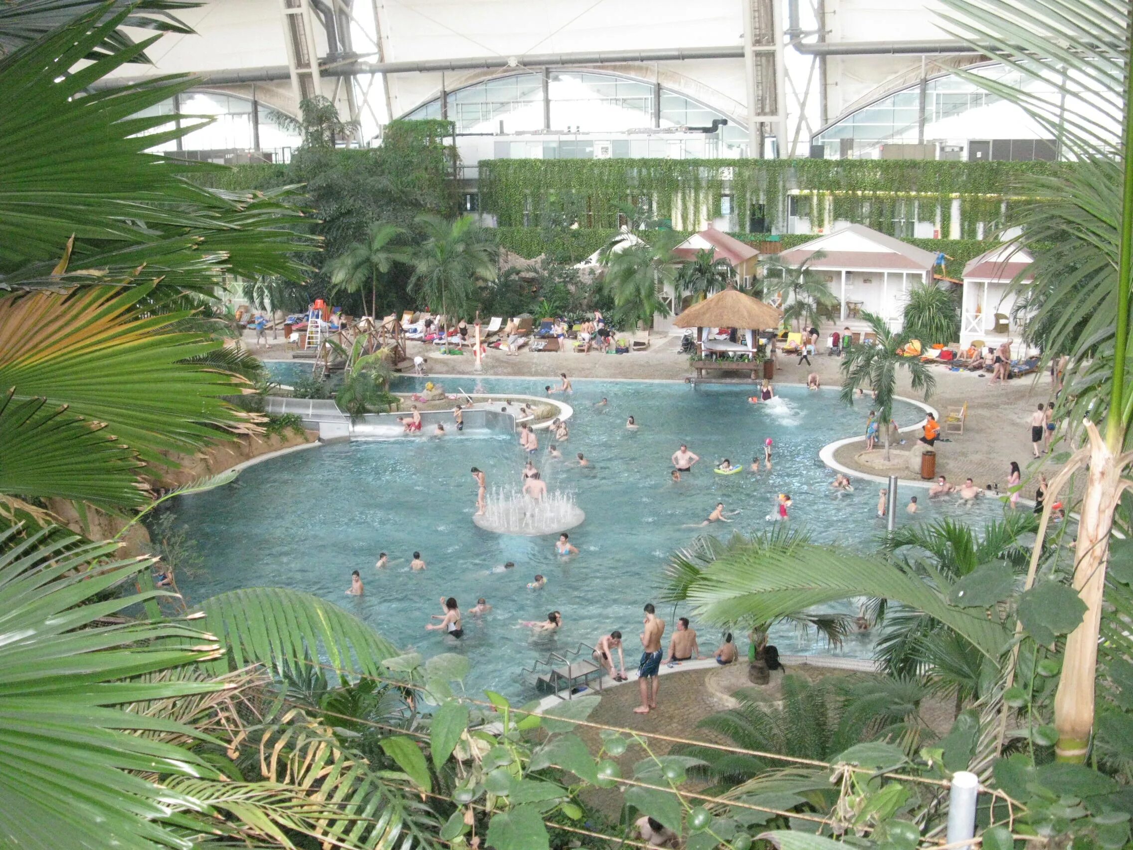 Парк тропический остров tropical islands. Аквапарк берлин тропические острова. Новый аквапарк тропический москва. Новый аквапарк тропический москва. Аквапарк 1 звездочный.