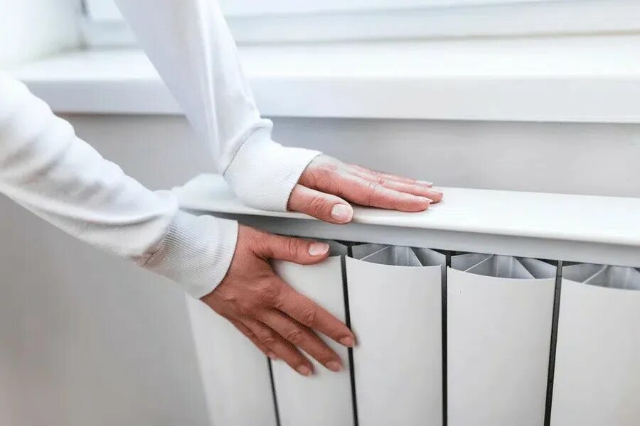 Хотбокс студия. Пряжа в 2023 года. Тепло 2023. Тепло 2023. Пластиковая застежка на кепке.