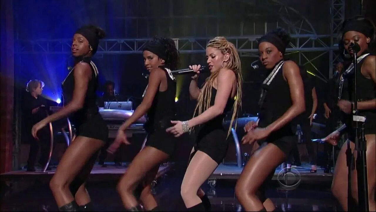 Песня give it up to me. Give it up to me Шакира. Шакира иллюминат. Шакира don't wait up. Give it up Shakira.