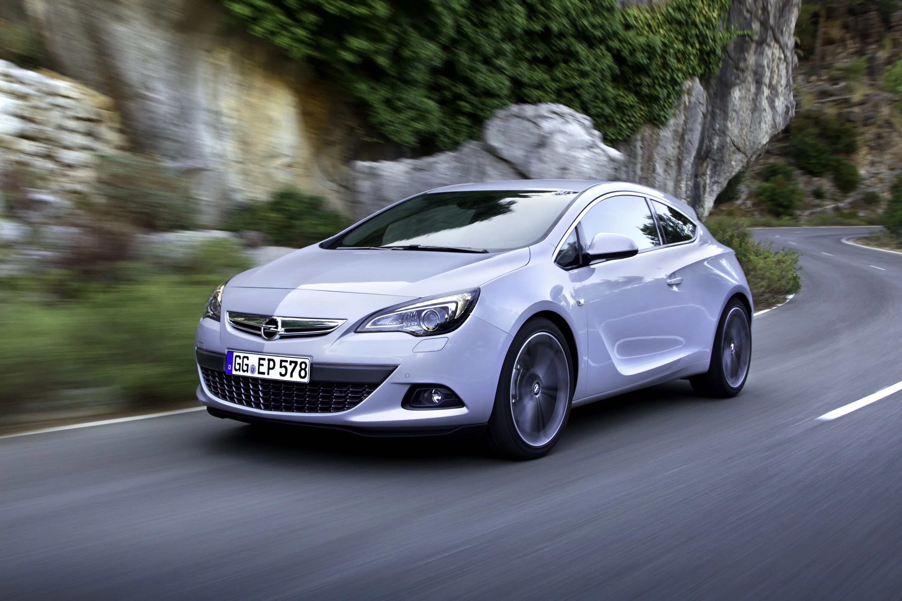 Opel Astra GTC. Opel Astra j GTC 1.6 Turbo.