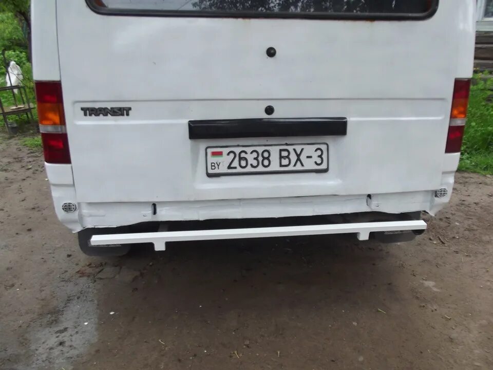 Форд транзит задний бампер. Крепление заднего бампера Ford Transit. Ford Transit 1993 защита бампера. Форд Транзит 2121 задний бампер металлический. Крепление заднего бампера Газель 2705.