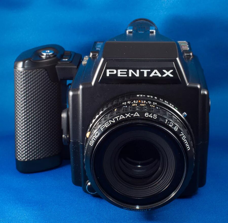 Фотокамеры среднего формата. Pentax 645. Фотоаппарата Pentax 645. Фотоаппараты Пентакс средний Формат. Pentax среднеформатный.