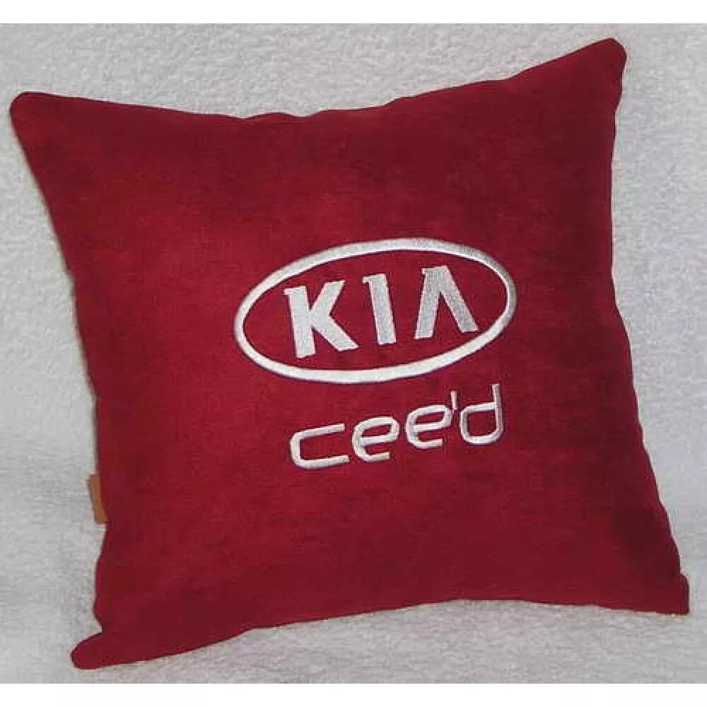 Подушки киа купить. Автомобильная подушка Kia. Подушка в машину Киа. Подушки в машину Kia. Подушка с логотипом кия.