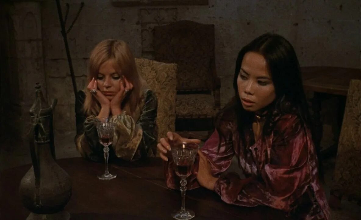 дрожь вампиров фильм 1971. дрожь вампиров фильм 1971. дрожь вампиров 1971. сандра жюльен. дрожь вампиров 1971.